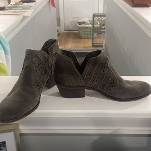 Vince Camuto Prasata bootie